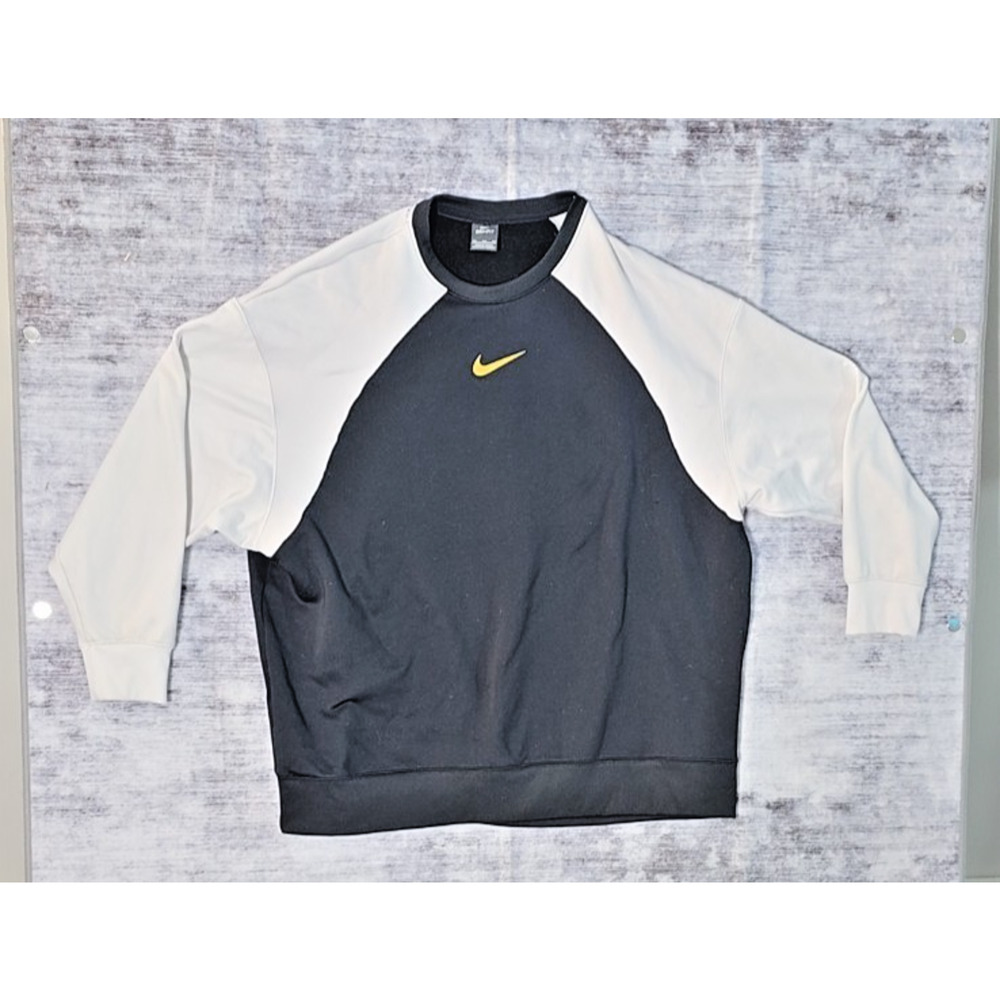 Nike Womens Dri Fit Sweatshirt Black/white size xxl loose fit B0072